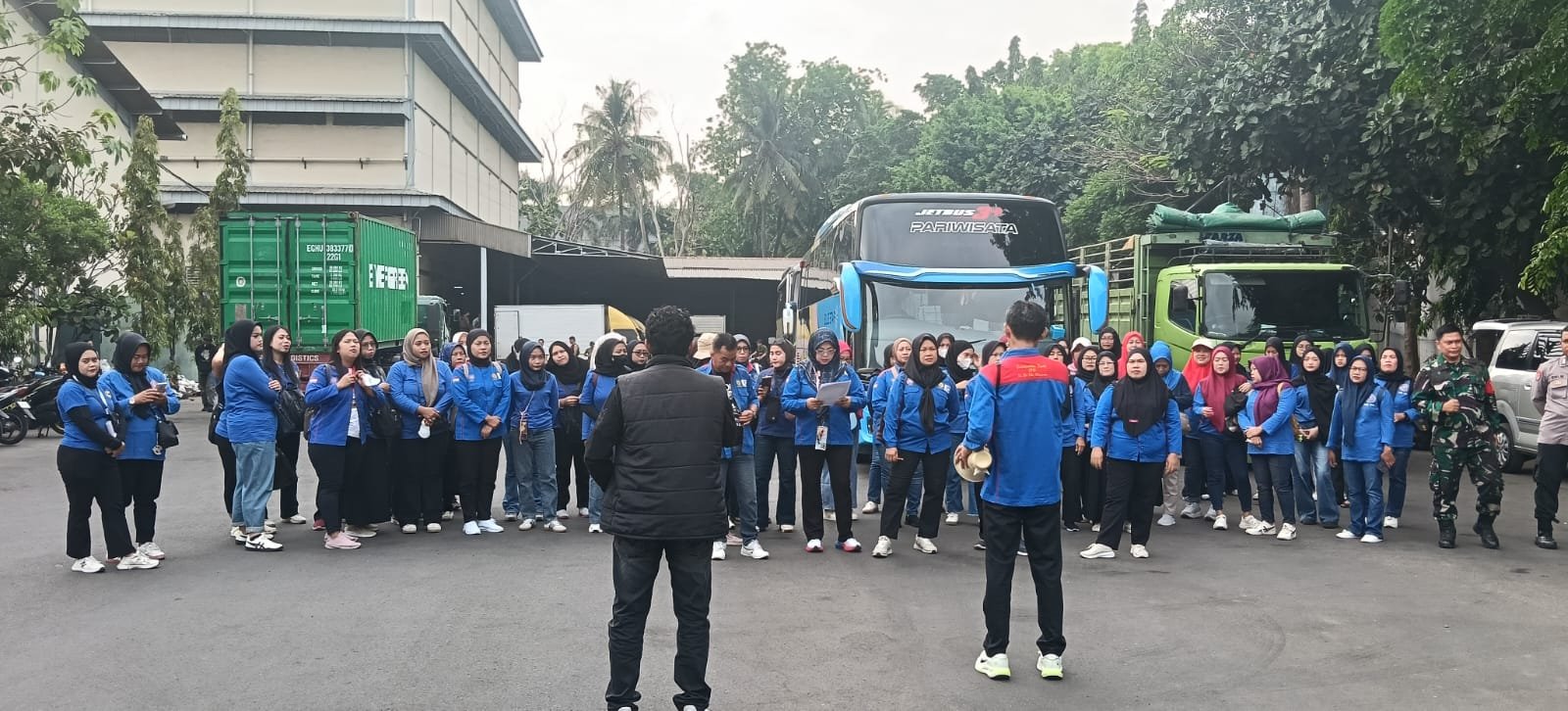 Puluhan Buruh Depok Berangkat ke Jakarta, Sampaikan Aspirasi Ketenagakerjaan